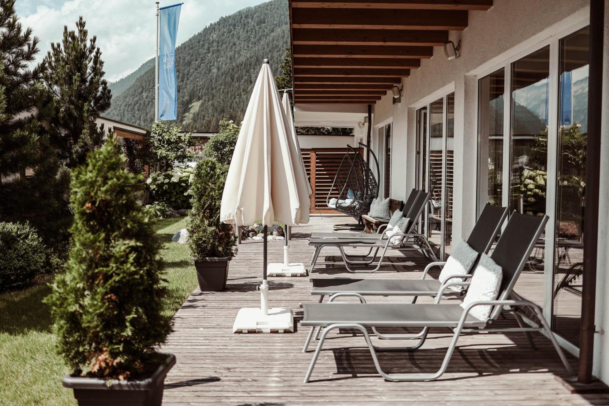 Hotel St. Georg Zum See Maurach  Exterior photo
